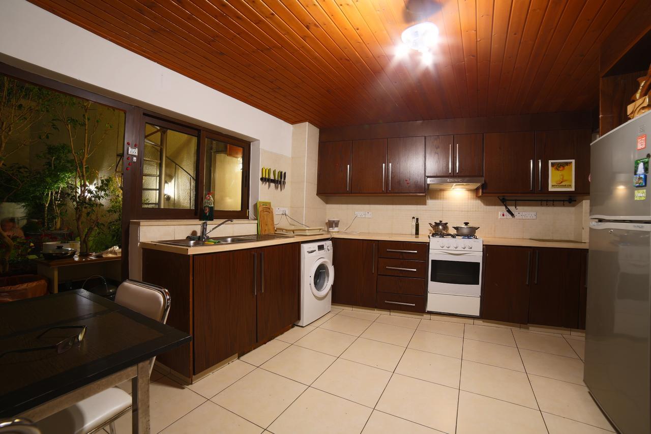 Хостел Satori House Лимасол Экстерьер фото